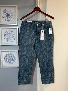 NWT Style & Co. Women’s Blue Paisley Capri Jeans Size 8